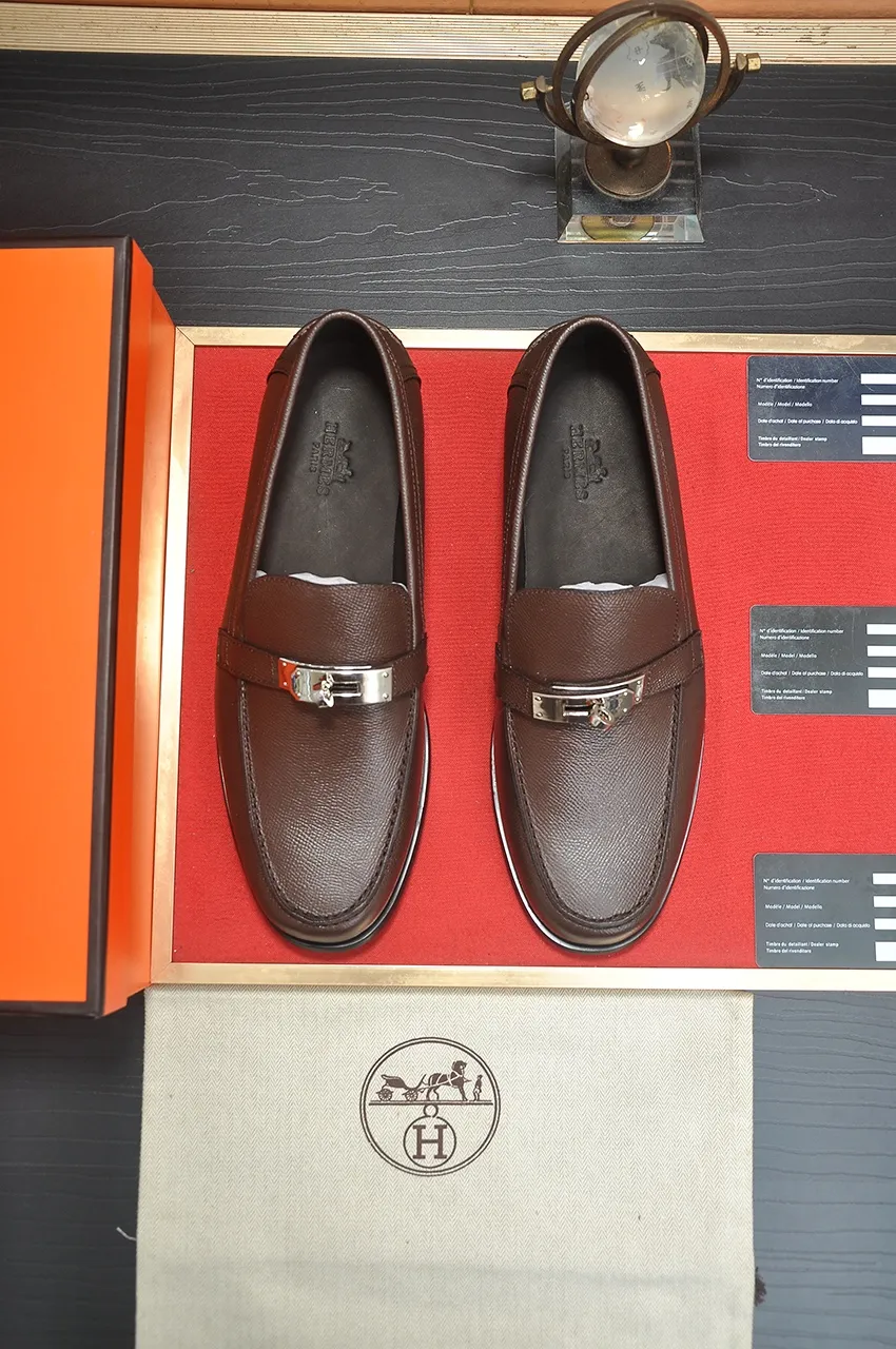 Men's shoes💰540💶[HERMES] (cowhide lining)🍀Italian top luxury🍀He does not pursue novel styles and gorgeous colors, but attracts the favor of successful men with his flawless, elegant and classic style. Formal leather shoes This very comfortable, simple and stable style allows you to easily match any style! The pattern is absolutely 1:1 refined from the original case, and we strive for excellence in materials, imported cowhide + cowhide lining💪💪💪extraordinary texture👍! .Code number: 38-45 (45 customized)